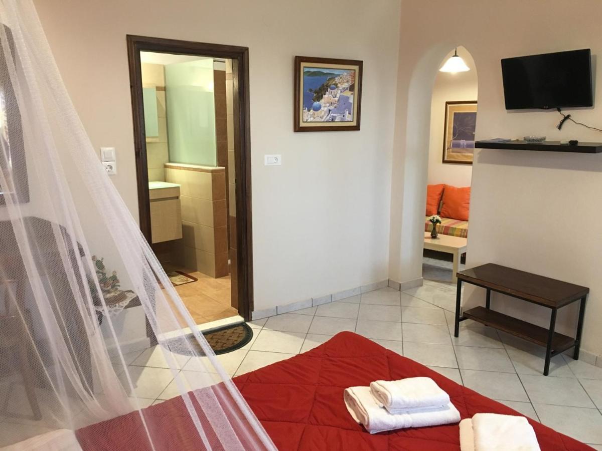 Pansion Zaharoula Hotel Fira  Exterior foto